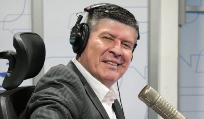 Carlos Álvarez, locutor de Teletica radio y presentador de Verano Toreado de Teletica.