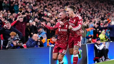 Liverpool remonta y gana en festival de goles en la Champions
