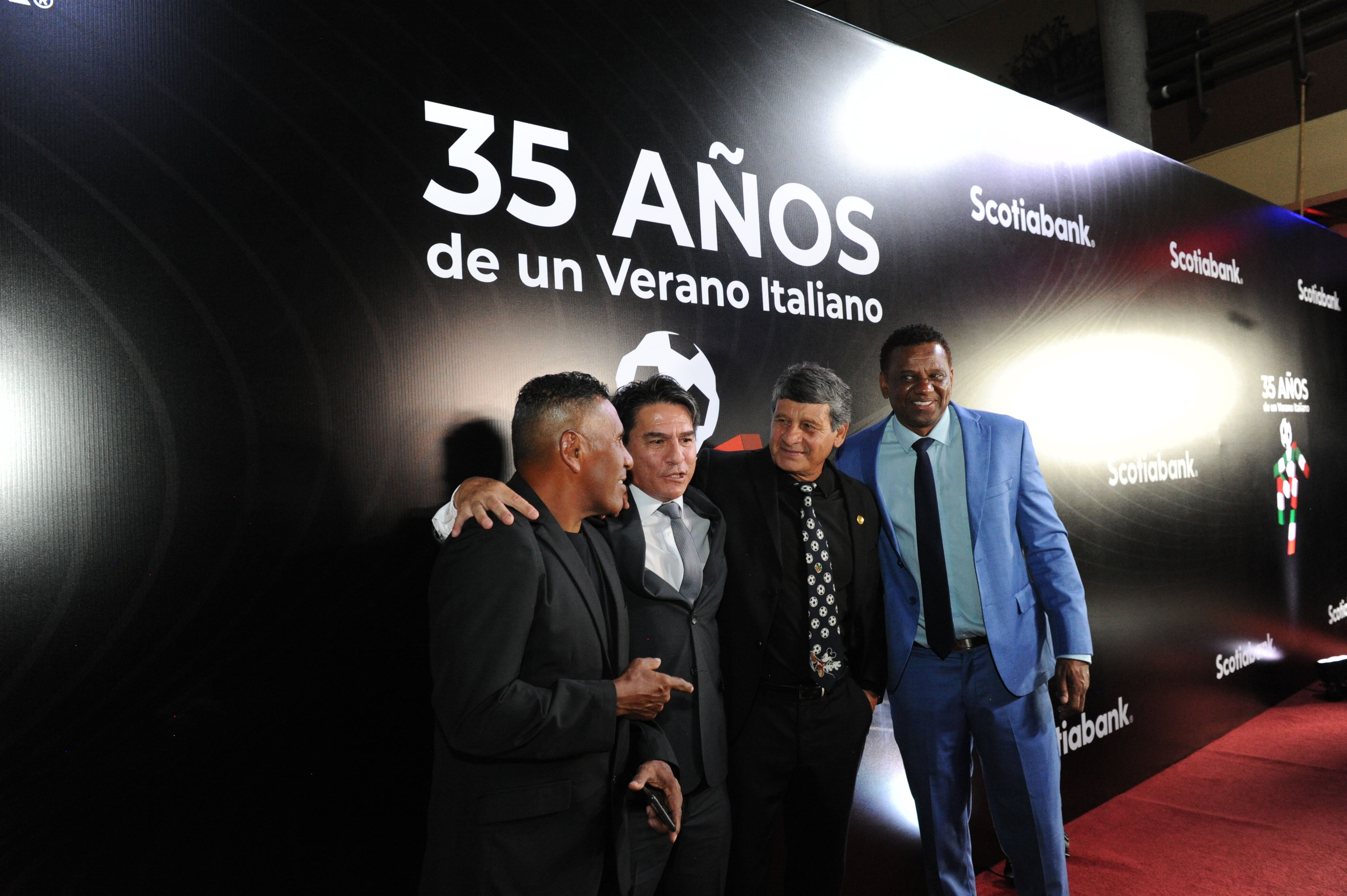 HOMENAJE A LOS MUNDIALISTAS TICOS Y A "BORA" MILUTINOVIC .