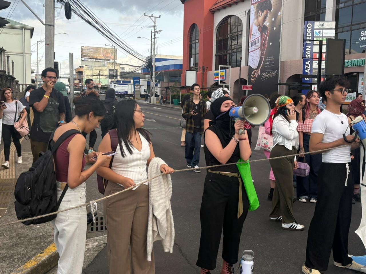 Los estudiantes le reprochan a la Rectoría de la UCR el manejo de las negociaciones.