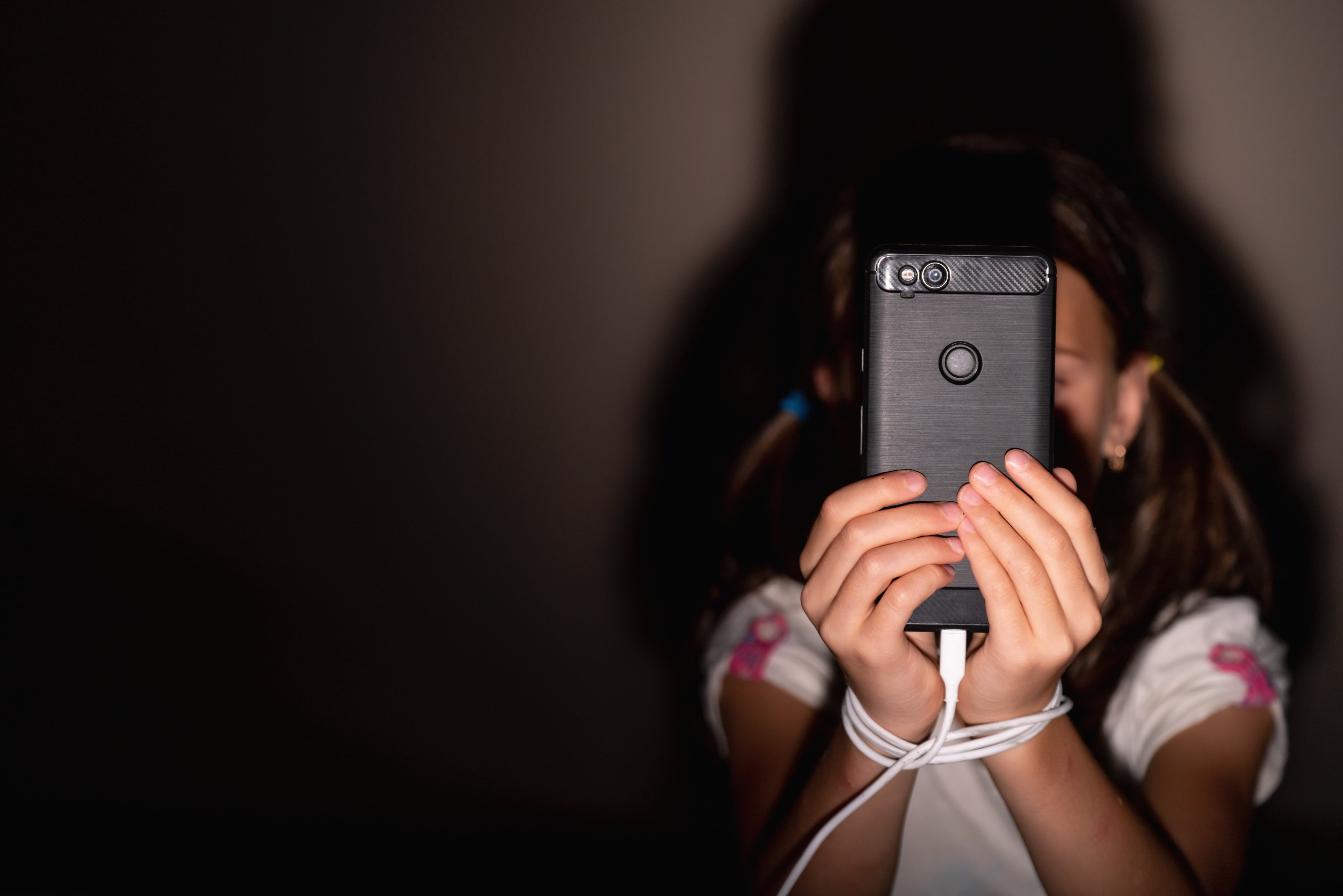 Adicción a las redes sociales, dependencia del celular