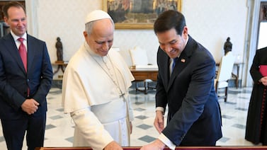 Marco Rubio, secretario de Estado de Estados Unidos, está en el Vaticano para aliviar tensiones con el papa León XIV: ‘Hay mucho de qué hablar’