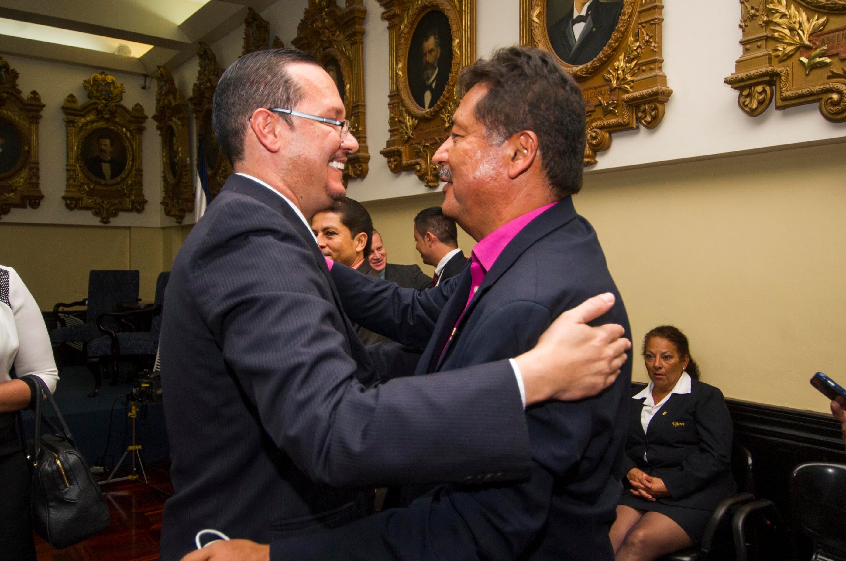 11-02-2016, San José, Cuesta de Mora, Asamblea Legislativo, Sesión del plenario. En la fotografía Celso Gamboa Magistrado de la sala III y Victor Morales PAC. Fotografía José Cordero