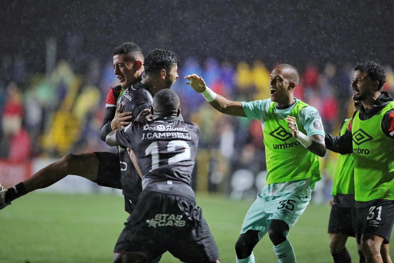 25/08/2023/ Juego entre el Club Sport Herediano vs Liga Deportiva Alajuelense por la jornada 7 del torneo apertura de la Liga Promerica en el estadio Colleya Fonseca / foto John Durán
