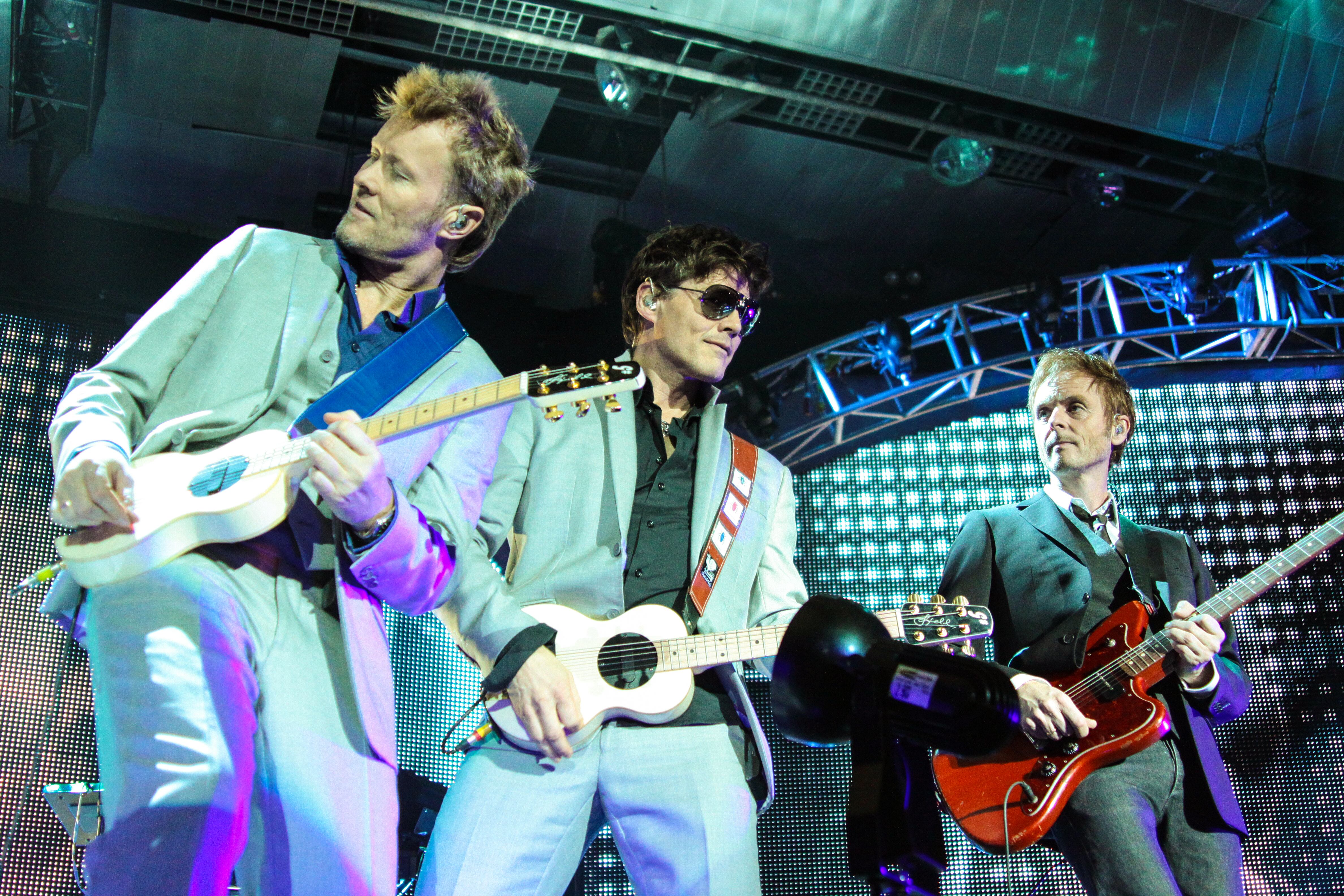 Minsk, Bielorrusia. Noviembre 2010. La banda A-ha (Morten Harket, Paul Waaktaar-Savoy y Magne Furuholmen) en un concierto en vivo.