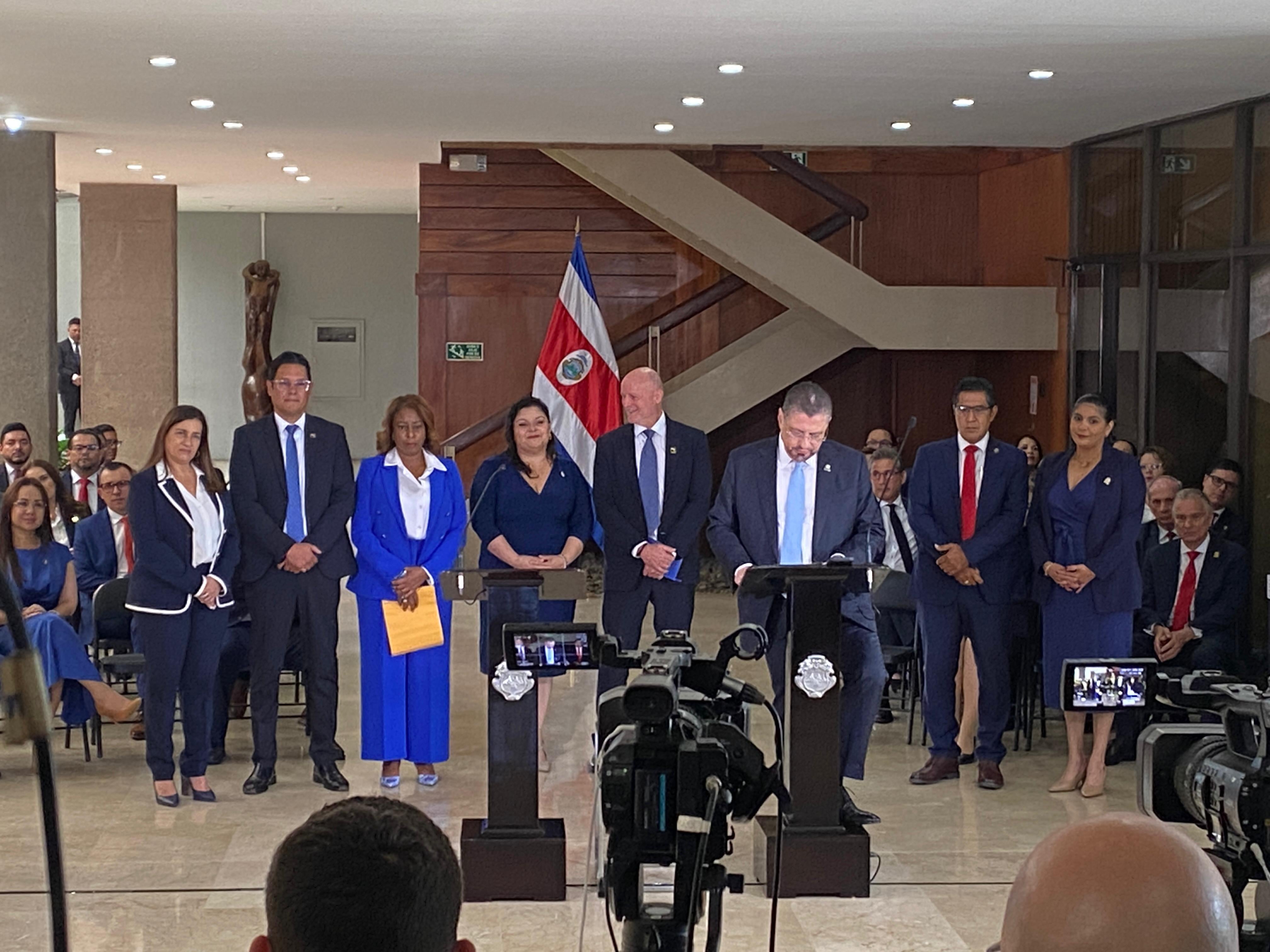 Renuncia de jerarcas en gabinete Rodrigo Chaves