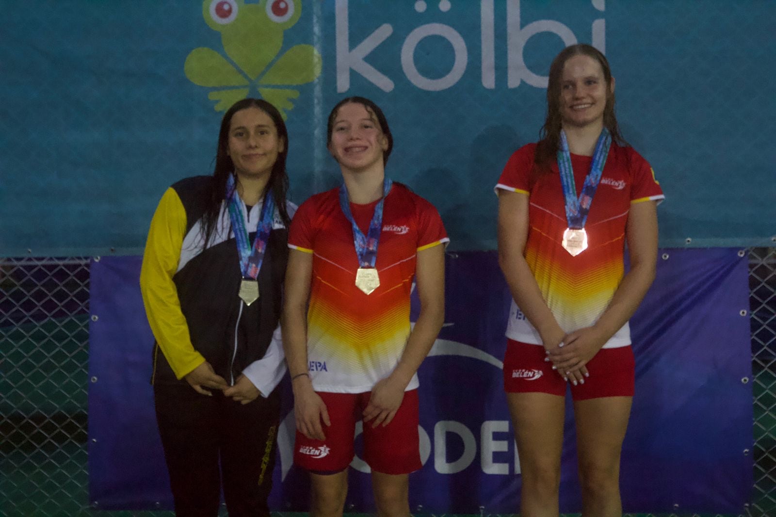 04/07/2024, Guanacaste, Juegos Nacionales 2024, Yuliana Ortiz y Cecilia Poll del equipo de natación de Belén, ganaron las medallas de Oro y Bronce.