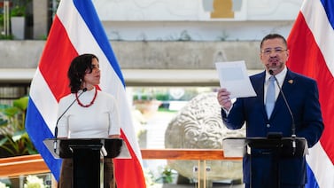 Ministra califica de ilegal dar frecuencias de radio y TV por razones religiosas, pese a que Rodrigo Chaves lo propuso