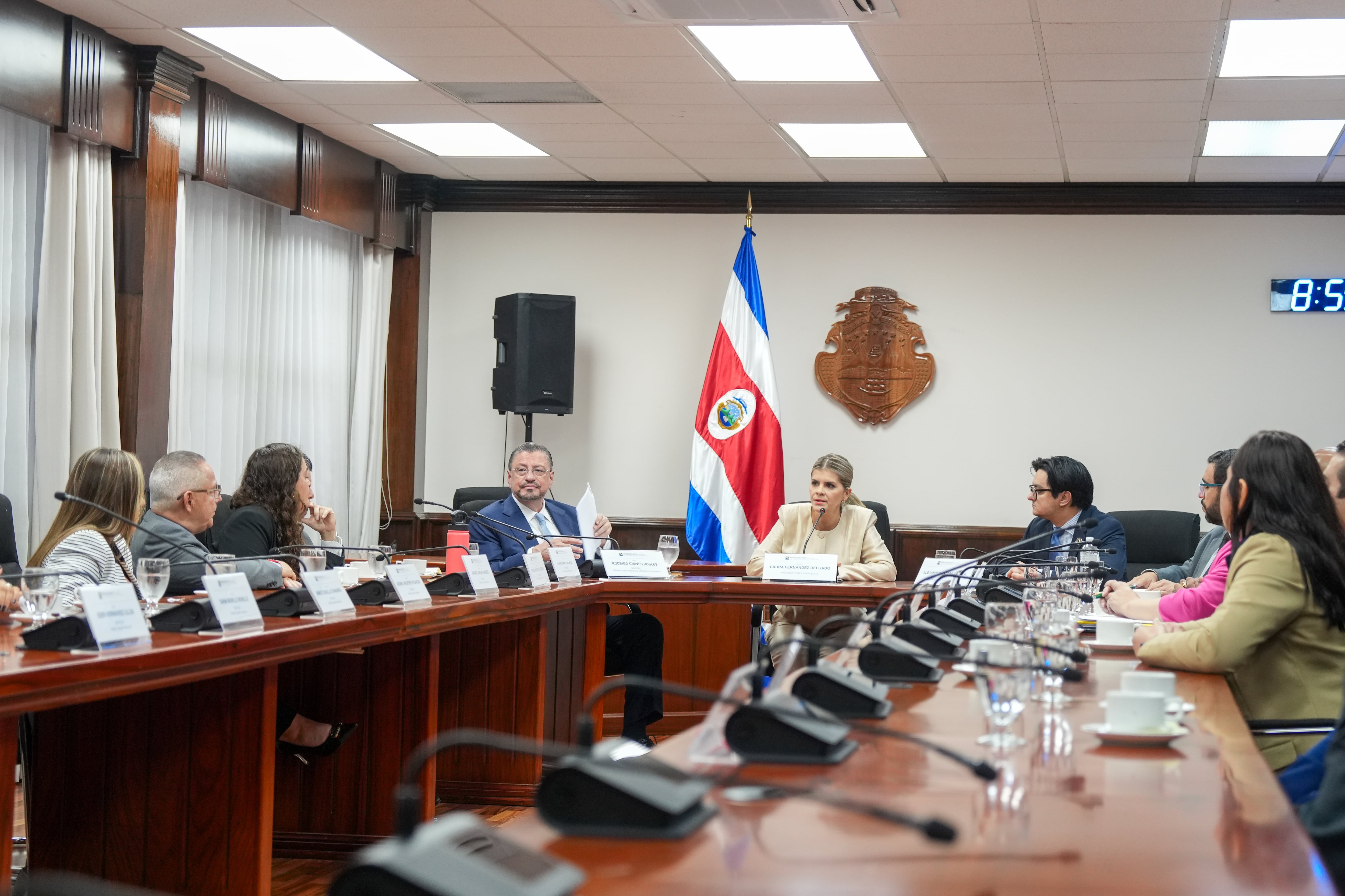 Reunión de Laura Fernández con fracción del PLN