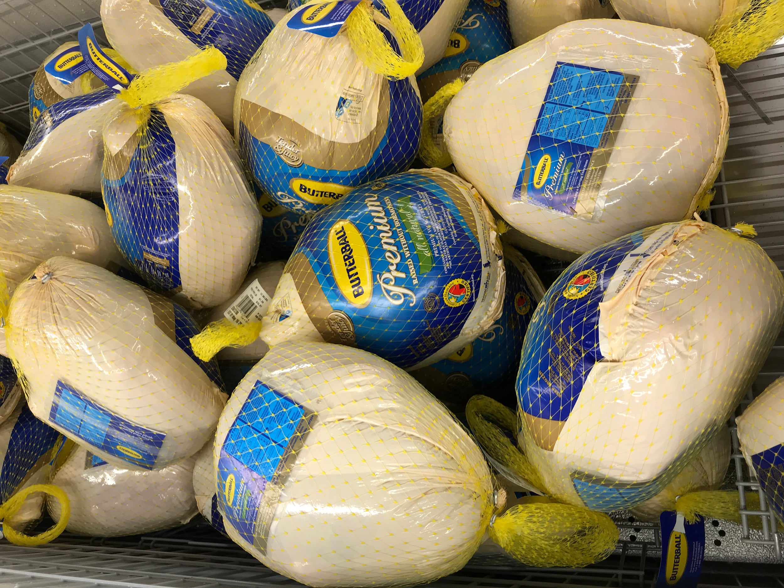 El valor de las importaciones de pavo en Costa Rica aumentó 54% entre el 2018 y el 2022; entre los países de procedencia de esta carne figuran los Estados Unidos. En la imagen, pavos Butterball congelados, en Wisconsin.