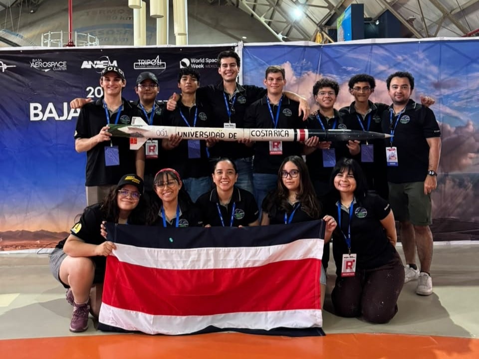 Además de ganar su categoría, llamada 1KM COTS, los estudiantes de la Universidad de Costa Rica fueron reconocidos por el mejor lanzamiento de toda la competencia