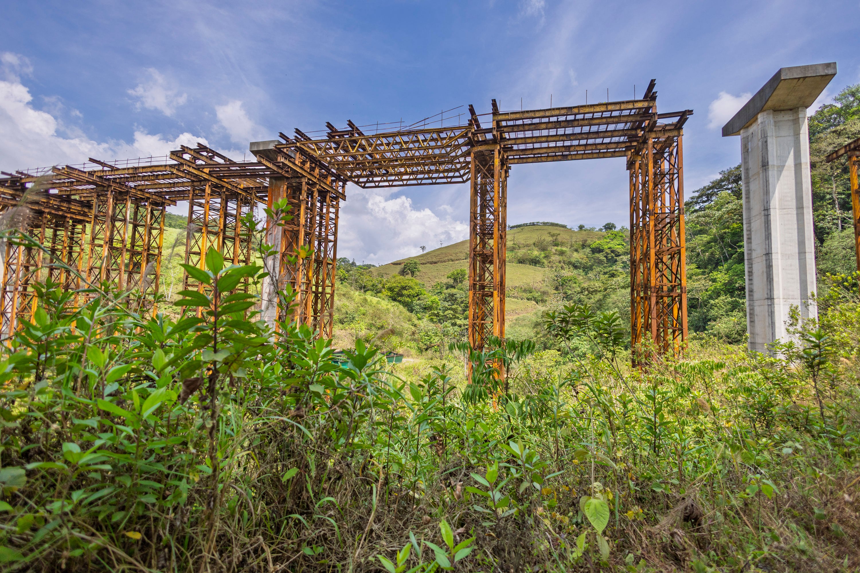 03/04/2025, Alajuela, San Carlos, estado actual de la Ruta Nacional 35 hacia San Carlos, que lleva varios años retrasada su construcción, y ahora el gobierno parece que va a reanudar las construcciones para terminar esta ruta.