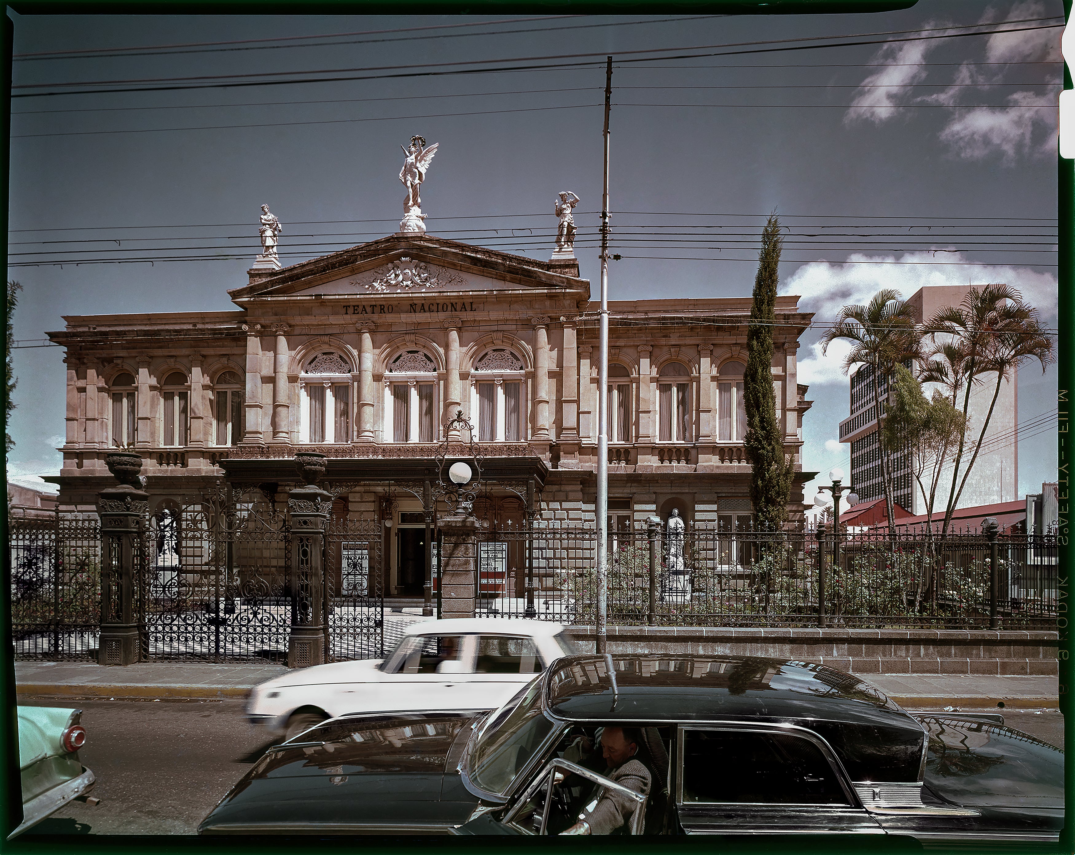 Exhibición 'Reimaginar el Teatro Nacional: hallazgos inéditos de Francisco Coto'.