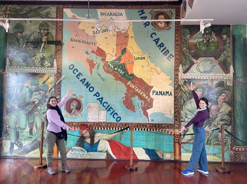 La exploradora Gil-Acevedo afirma que puede comer gallo pinto en el desayuno, almuerzo y cena, destacándolo como su platillo favorito de la gastronomía tica.