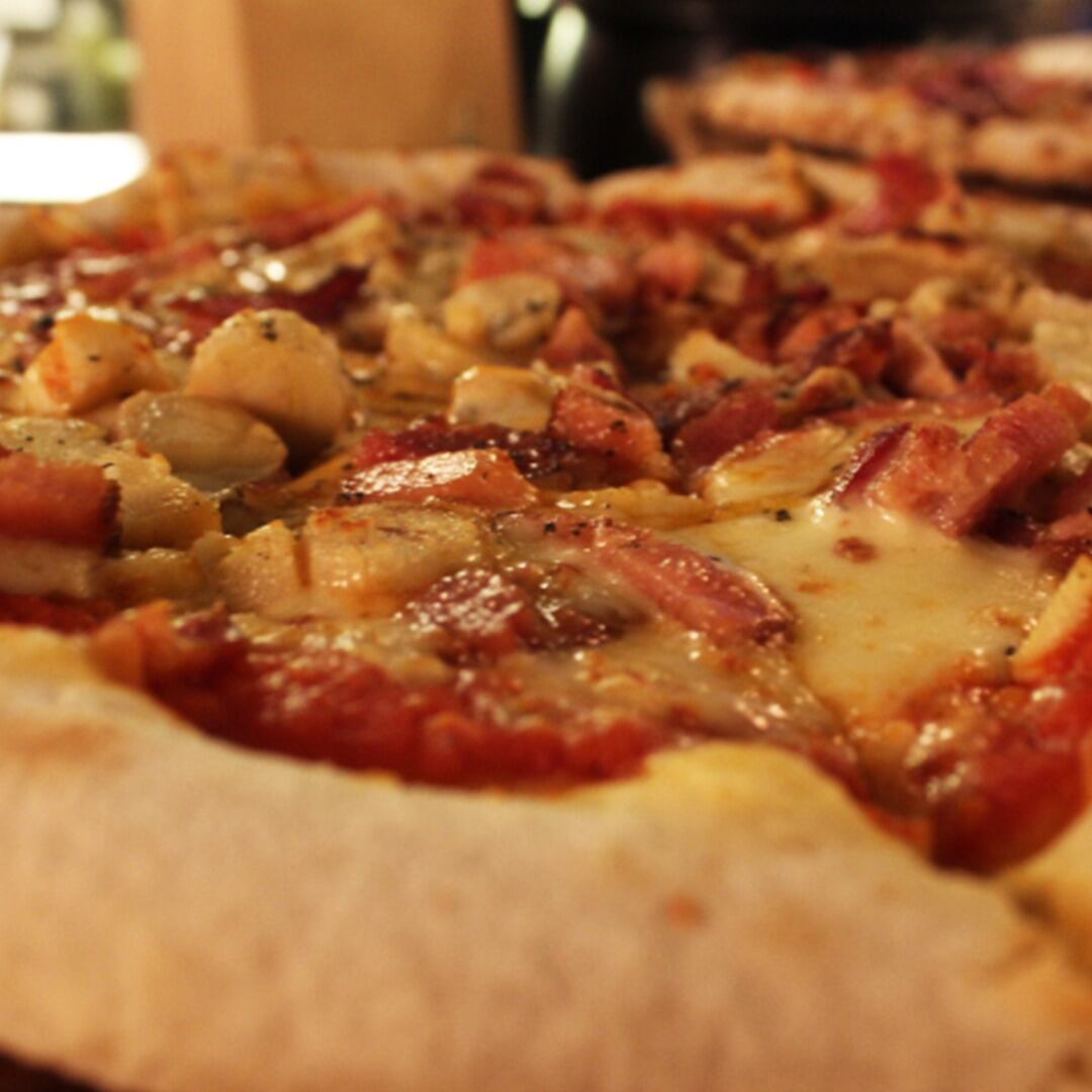 La casa de la pizza a la leña, la cerveza artesanal y una variedad de postres que lo dejarán indeciso; la mejor recomendación para anotarse un punto de buen gusto con sus acompañantes