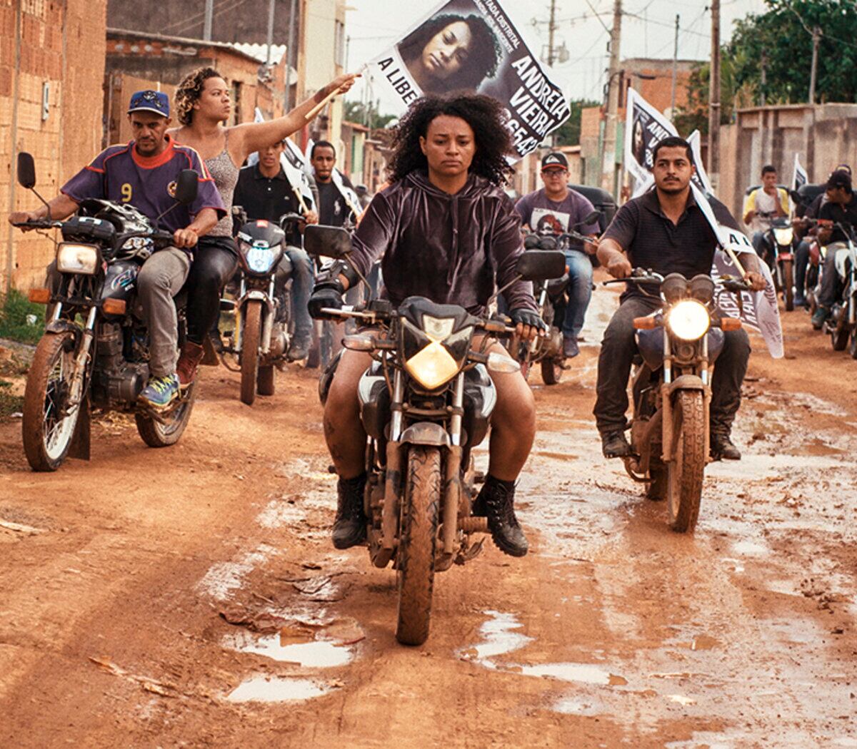 'Tierra seca en llamas' describe las relaciones entre un grupo de pandilleras. Foto: Imdb