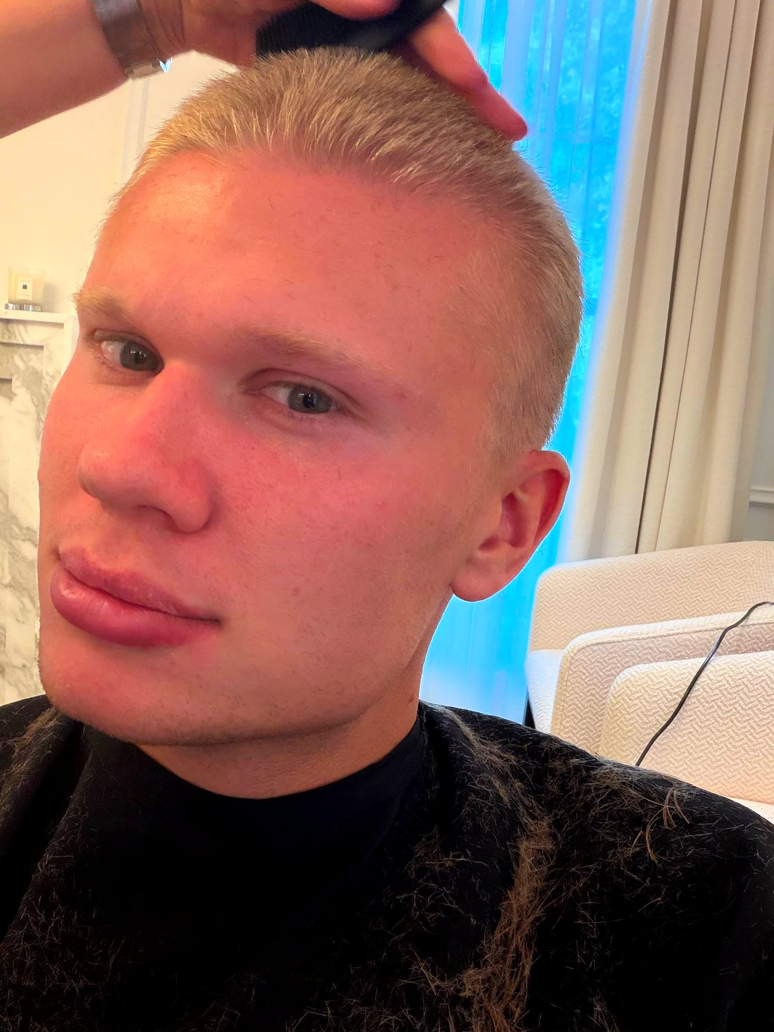 Erling Haaland le dijo adiós a su melena