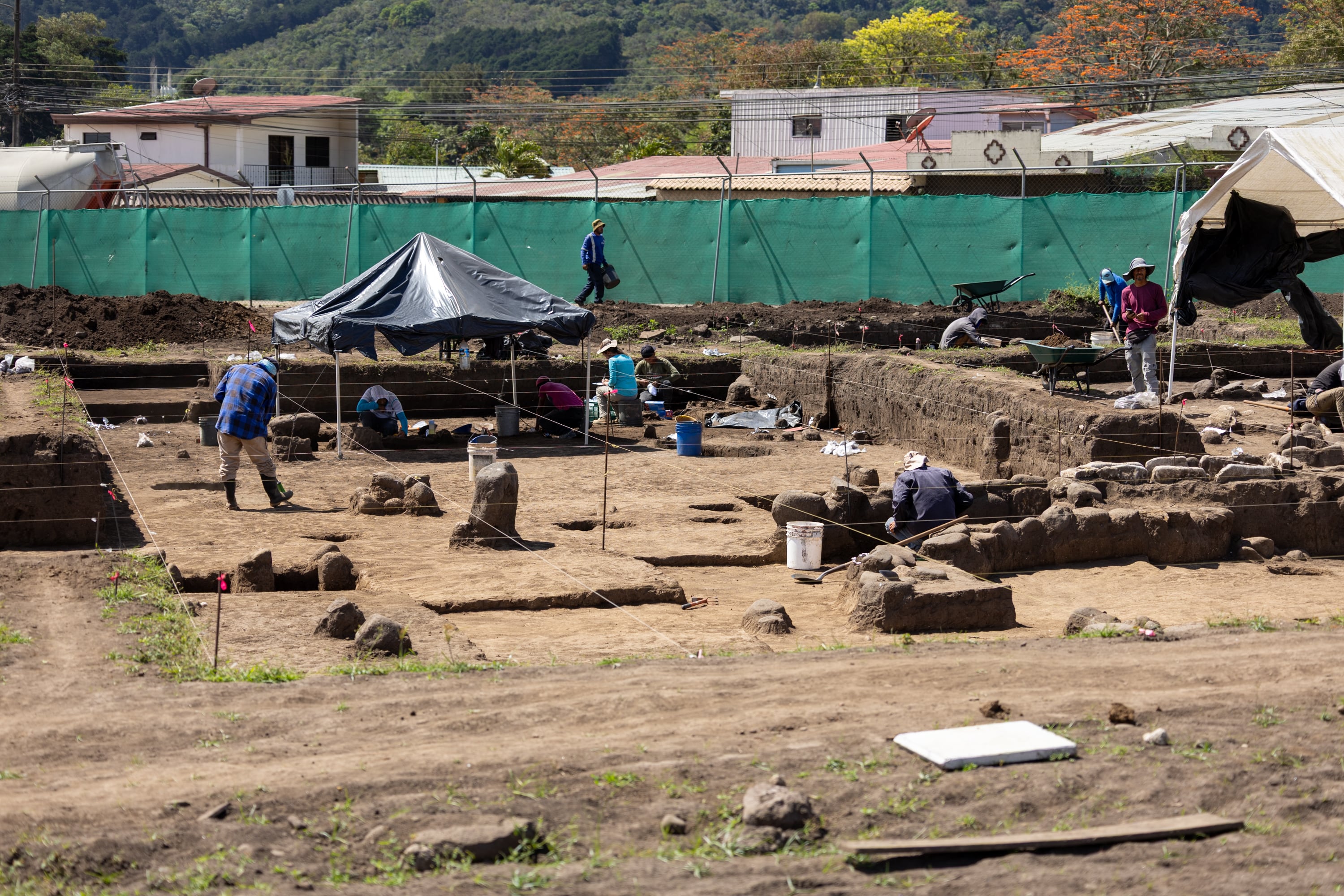 19/02/2025, Cartago, Agua Caliente, encuentran un cementerio arqueológico en un desarrollo habitacional que estaban en proceso de construcción encuentran Agua Caliente.