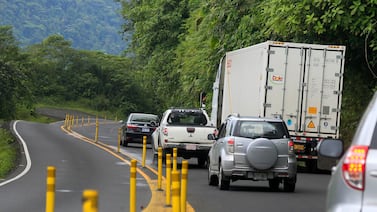 Accidente en curva de los sustos de la ruta 32 deja una persona prensada; hay alerta de incendio
