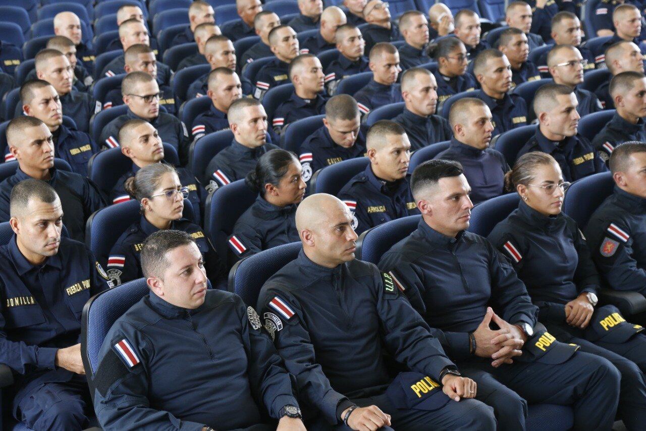El ministro Torres afirmó que ya se cuenta con personal especializado, pero van a robustecer ese ámbito con policías de un perfil apropiado para las funciones que tendrá ese unidad. Foto ilustrativa: MSP