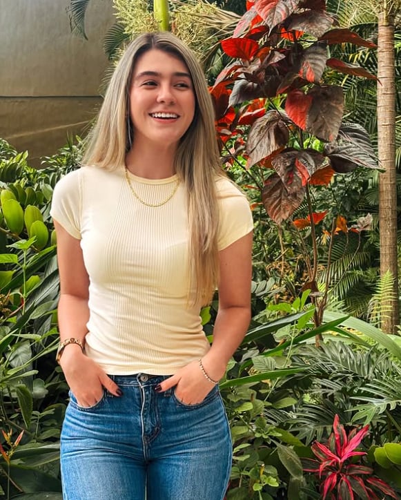 Raquel Chaves Buen día