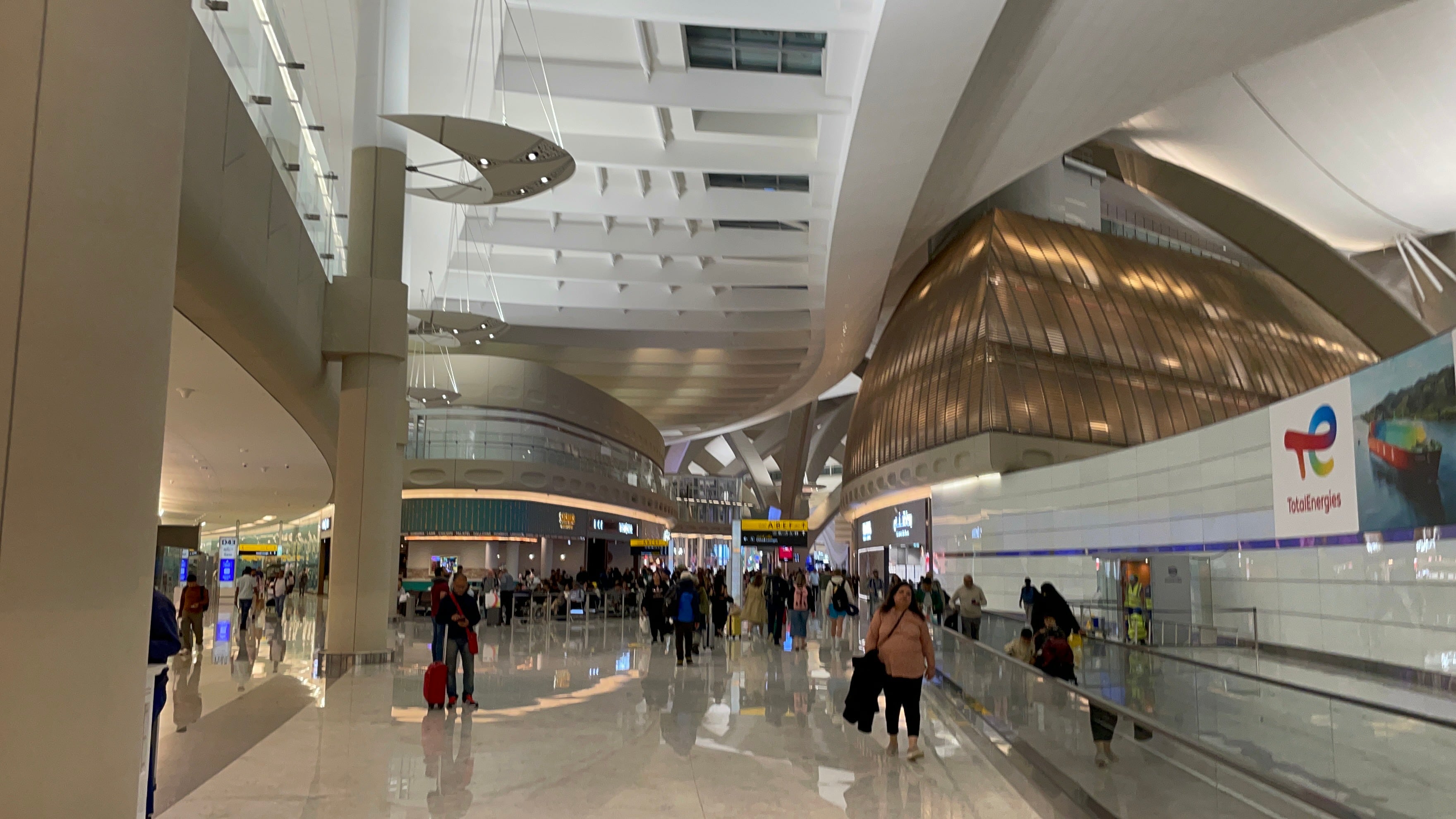 El Aeropuerto Internacional Zayed, en Abu Dabi, capital de Emiratos Árabes Unidos.