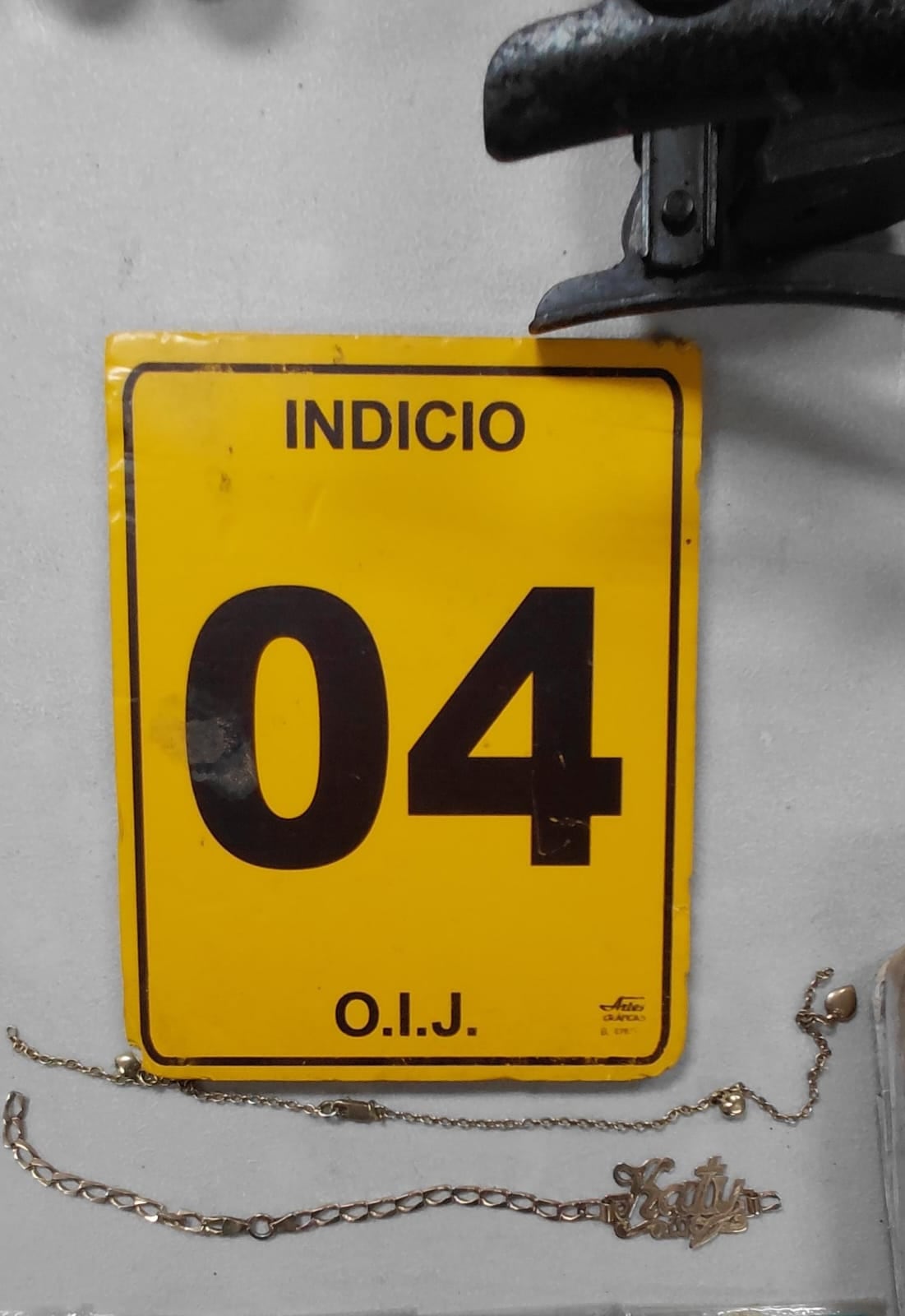 Artículos decomisados a alias Guato tras su captura en Valle La Estrella de Limón.
