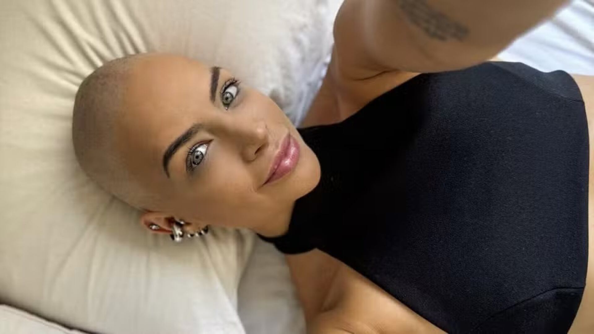 Una joven saludable descubrió un cáncer linfático oculto tras hacerse más de 50 exámenes que no lograban dar con el diagnóstico.