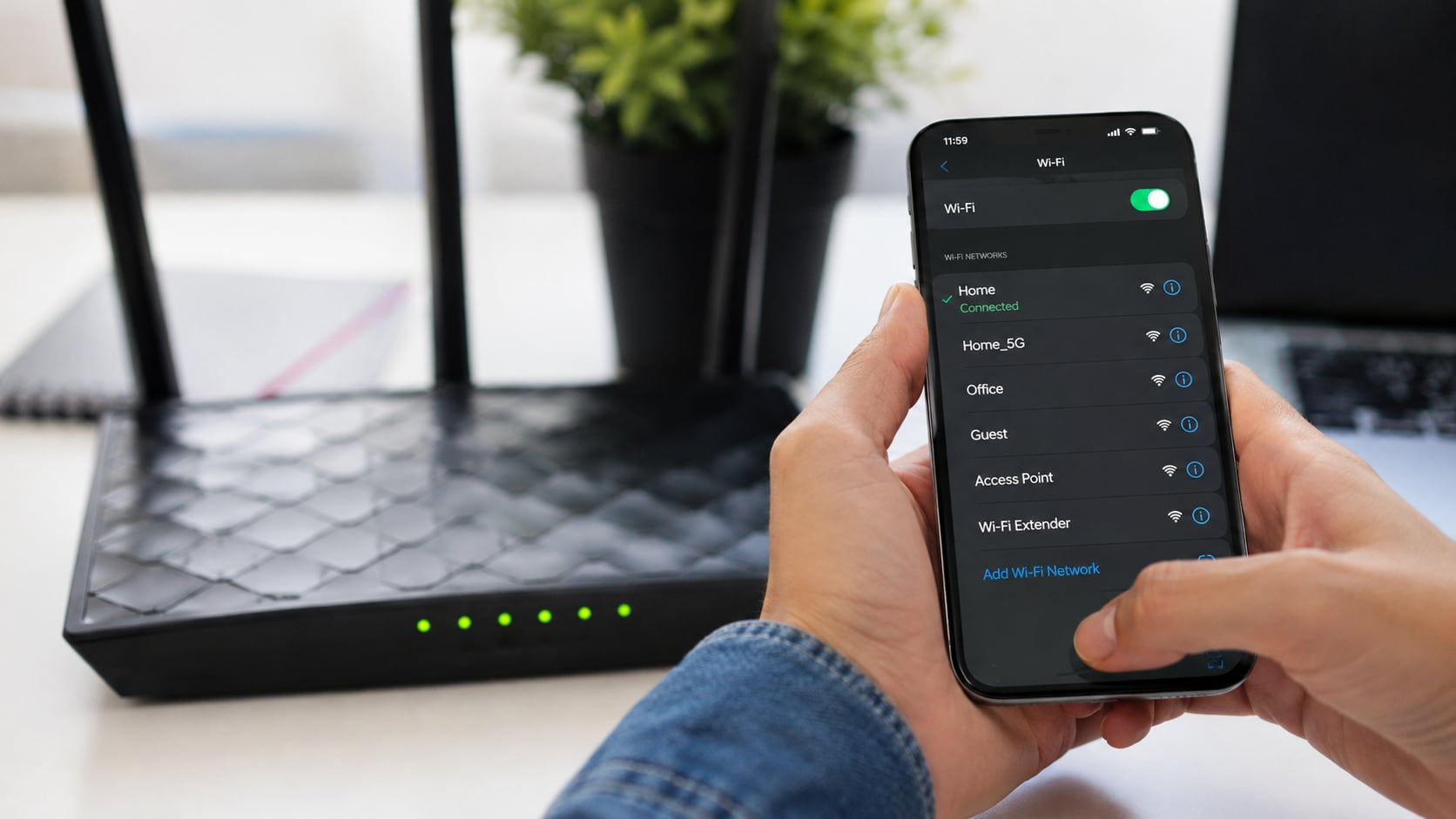 Aplicaciones, configuraciones del router y señales de alerta permiten descubrir intrusos en una red Wi-Fi y mejorar su protección.