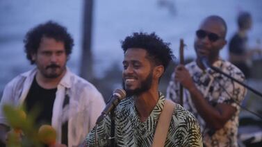 Hijo de cantante costarricense fue arrastrado por el mar en Limón y está desaparecido