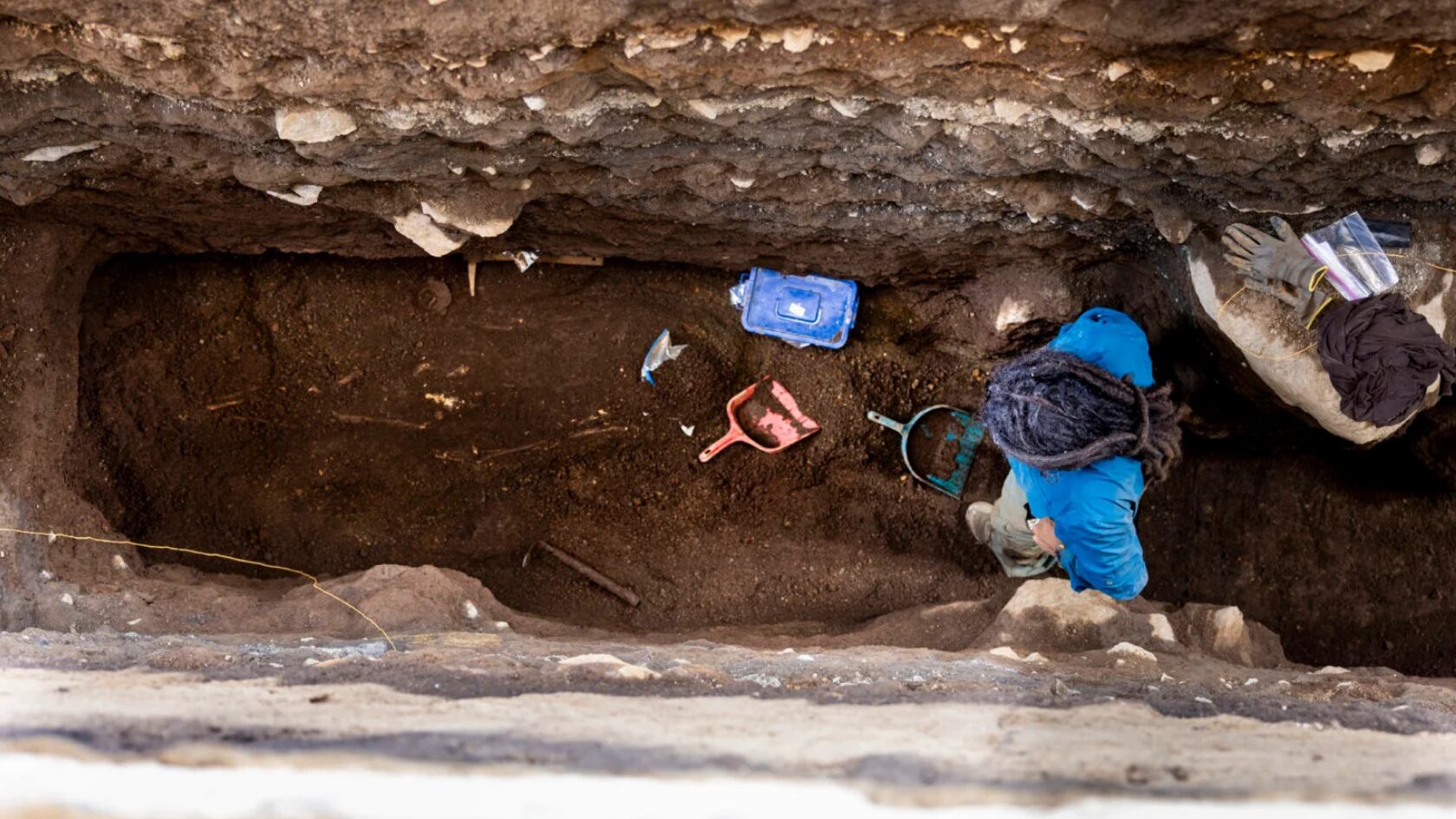 La excavación reveló una osamenta de casi 3.000 años, una vasija ceremonial y otros vestigios que podrían ampliar el conocimiento sobre las primeras poblaciones de Mesoamérica.