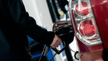 Petróleo cae con fuerza ante la esperanza de acuerdo entre Estados Unidos e Irán