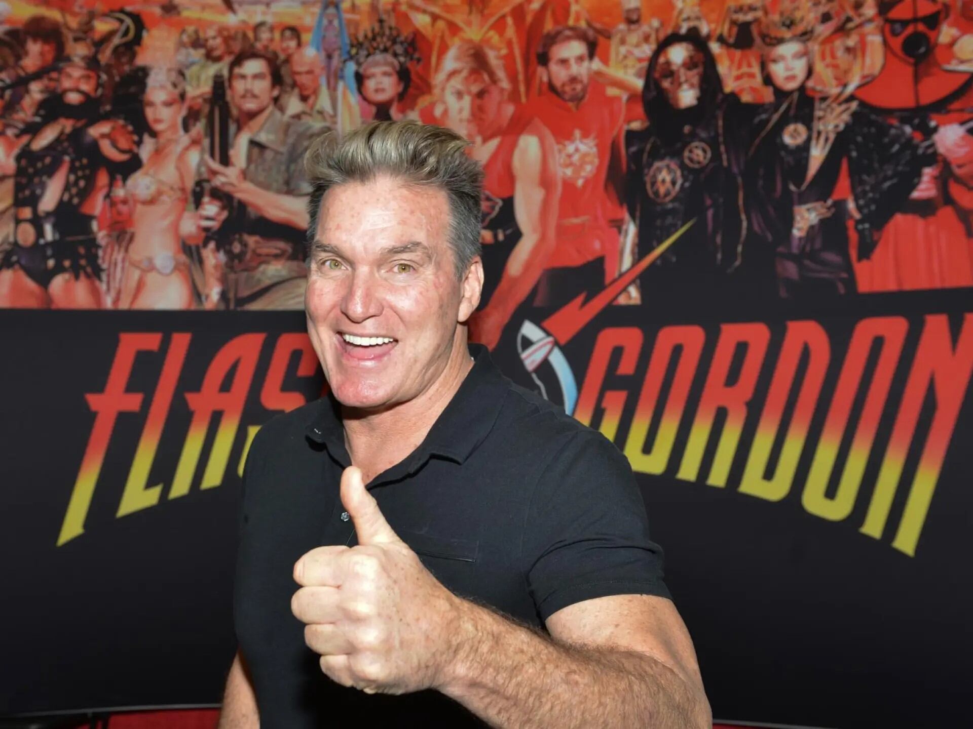 Sam Jones, recordado por su rol como Flash Gordon, tiene fama de ser una persona amigable en convenciones. Foto: Instagram