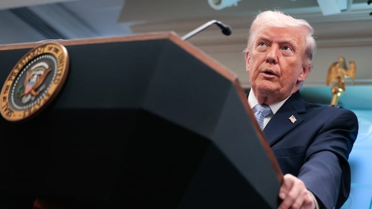 Trump acepta alto el fuego con Irán tras intervención de Pakistán y China