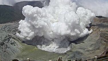Cierran el Parque Nacional Volcán Poás por erupciones