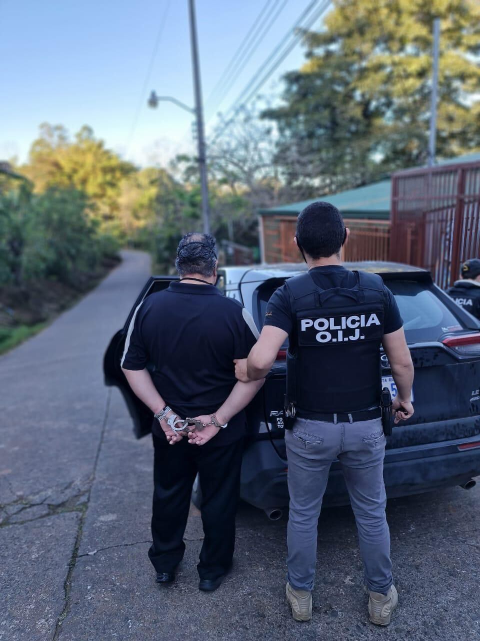 La Policía Judicial detuvo a Ortega en la vía pública en Puriscal y luego le allanó la casa. Foto: Cortesía OIJ.