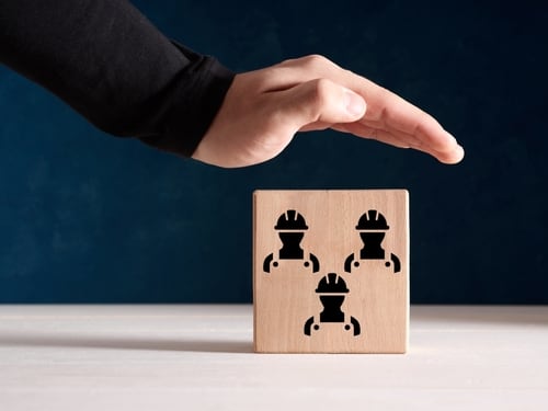 La Ley 10437, titulada "Protección de las personas denunciantes y testigos de actos de corrupción contra represalias laborales", prohíbe maniobras dirigidas a obstruir la revelación de actos de corrupción.