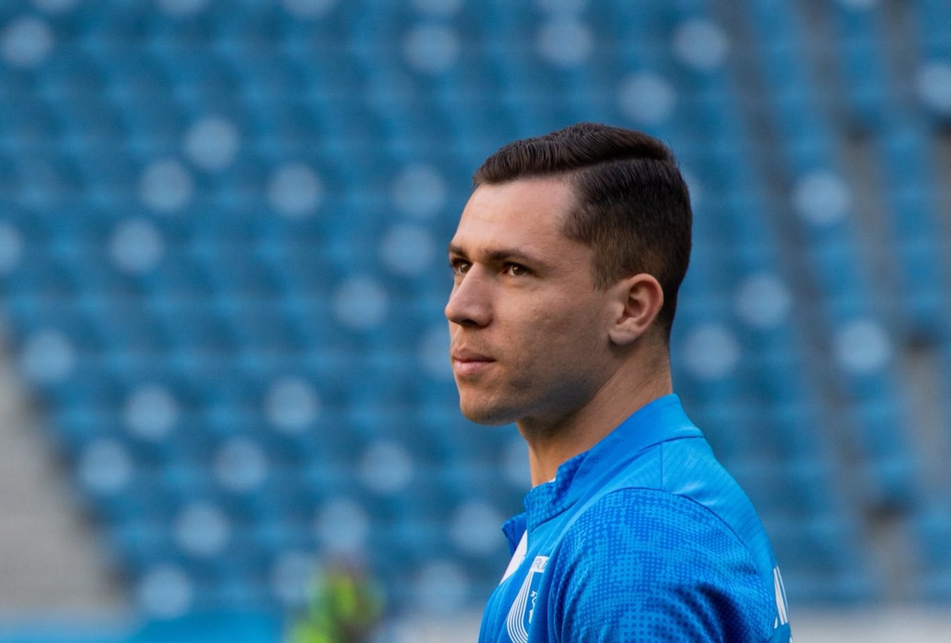 Carlos Mora en el juego de la Universidad de Craiova ante el Cluj, en la primera división de Rumanía.