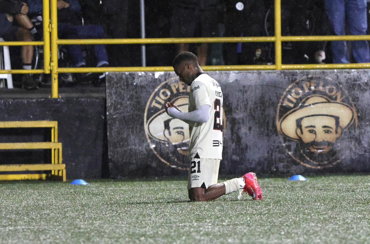 Kenyel Michel marcó el primer gol de Liga Deportiva Alajuelense en el Torneo de Apertura 2025.