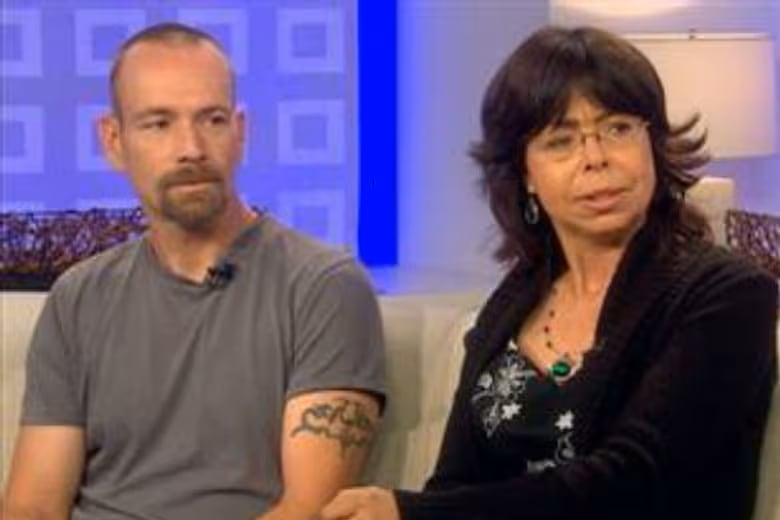 La mujer que cada mañana cree estar en 1994 y la rutina de su marido para recordarle su vida