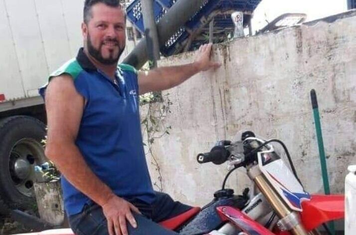 Víctor Redondo, motociclista fallecido por choque múltiple en ruta 32.