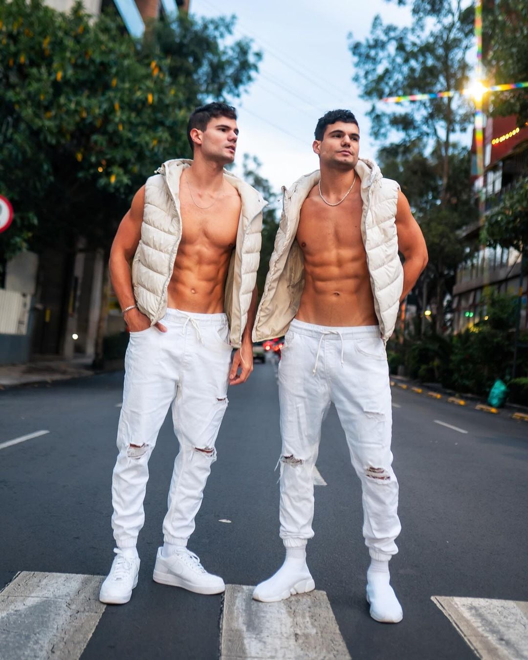 Gemelos Douglas y Esteban Castillo