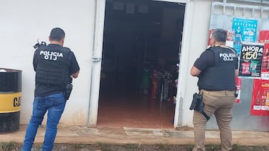 Tres hermanos, un adolescente y una mujer fueron detenidos por agresiones en un supermercado