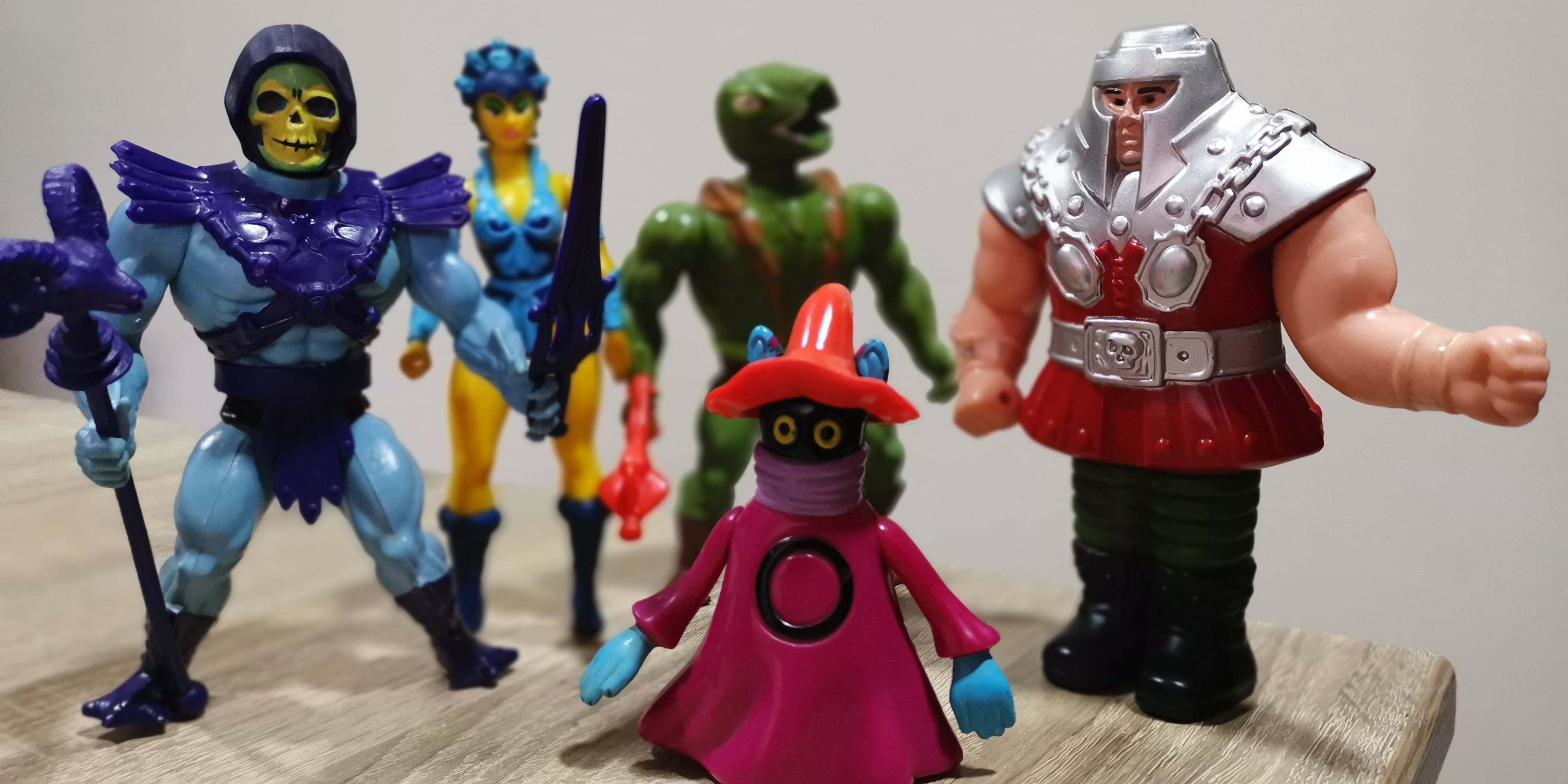 Las figuras clásicas se cotizan hoy entre los coleccionistas. En sus espaldas indican su año de confección, siendo las más antiguas de 1981. Foto: Víctor Fernández.