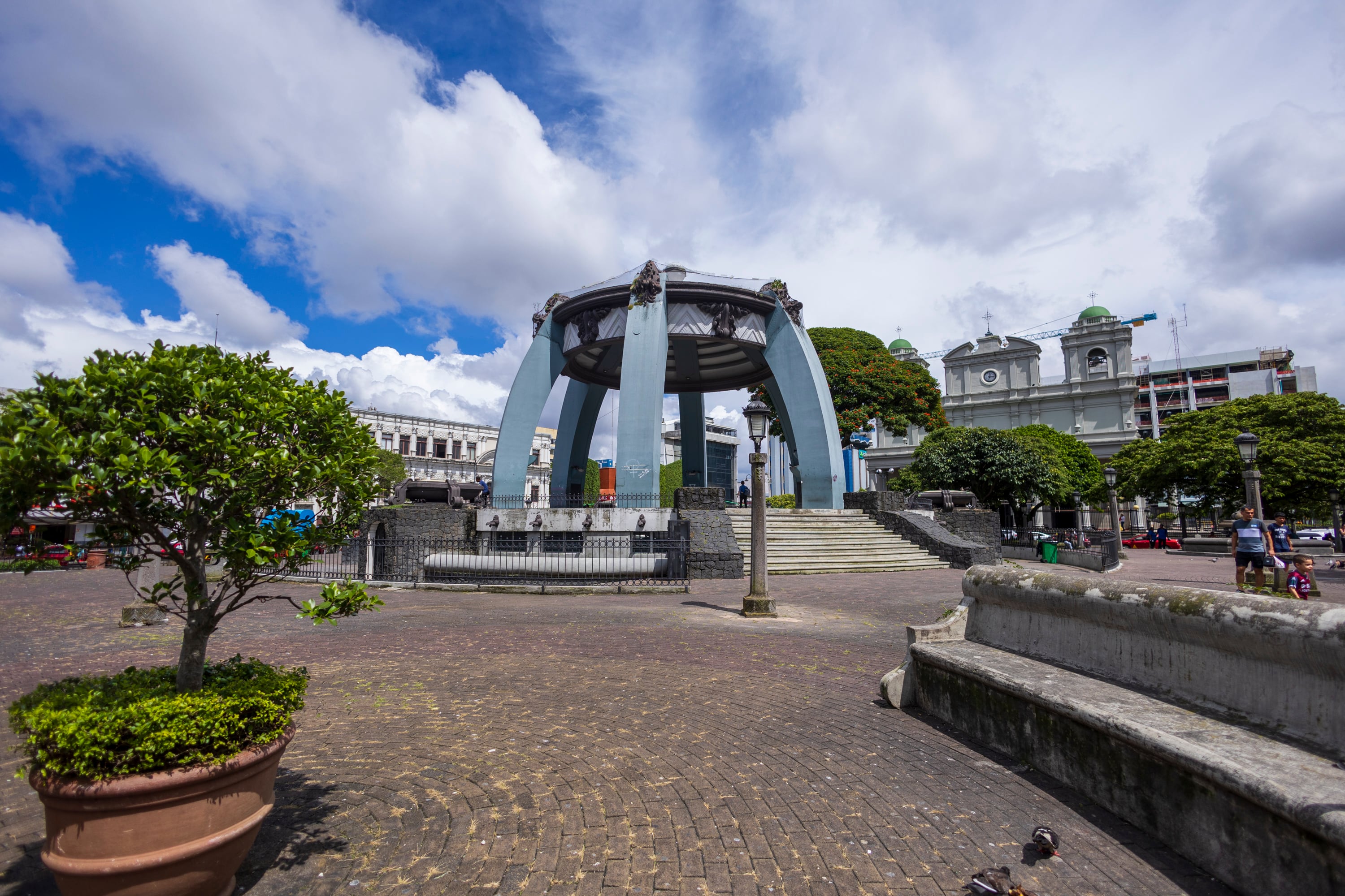 06/11/2024, San José, Parque Central, remodelación de la parte interna del Kiosco en el Parque Central.