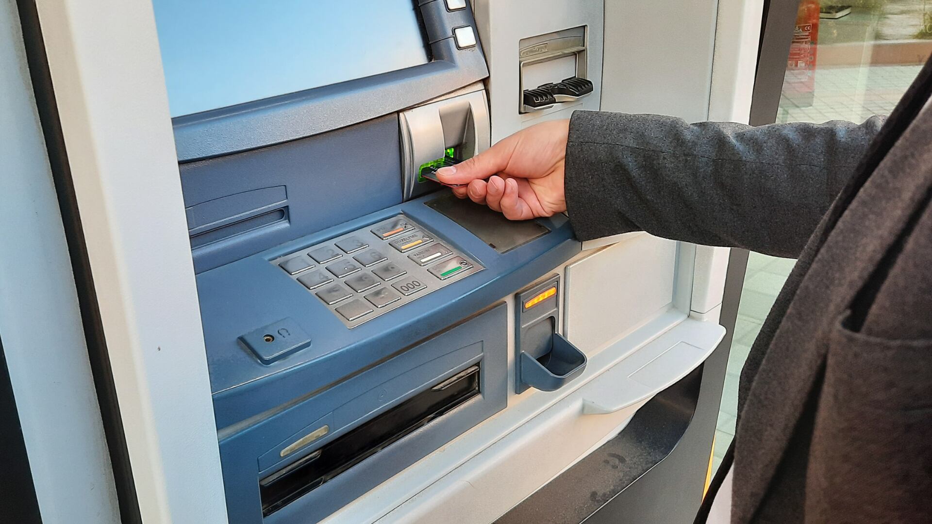 La CCSS anunció que el pago del aguinaldo 2025 se girará junto con la pensión de noviembre. Verifique que su cuenta esté activa.