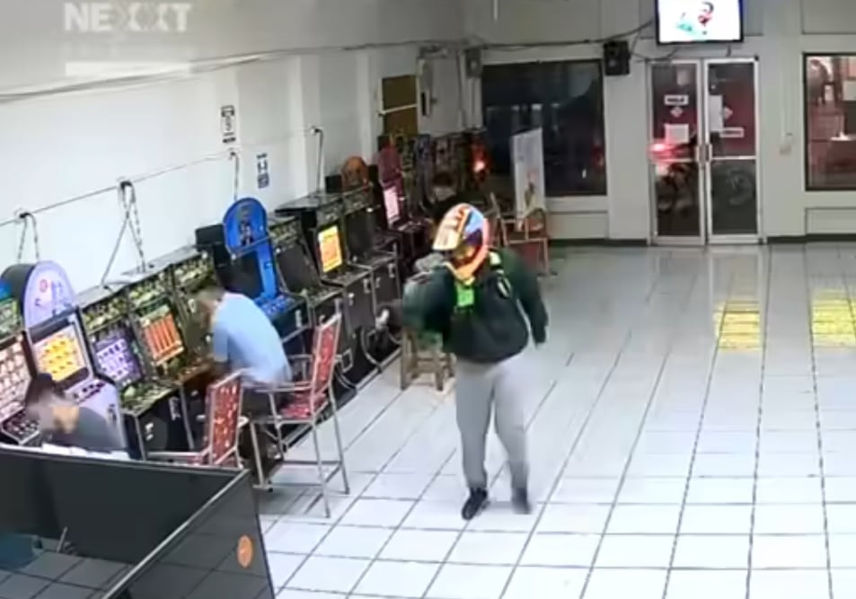 El sicario atacó a su víctima por la espalda. Imagen Noti Puerto.