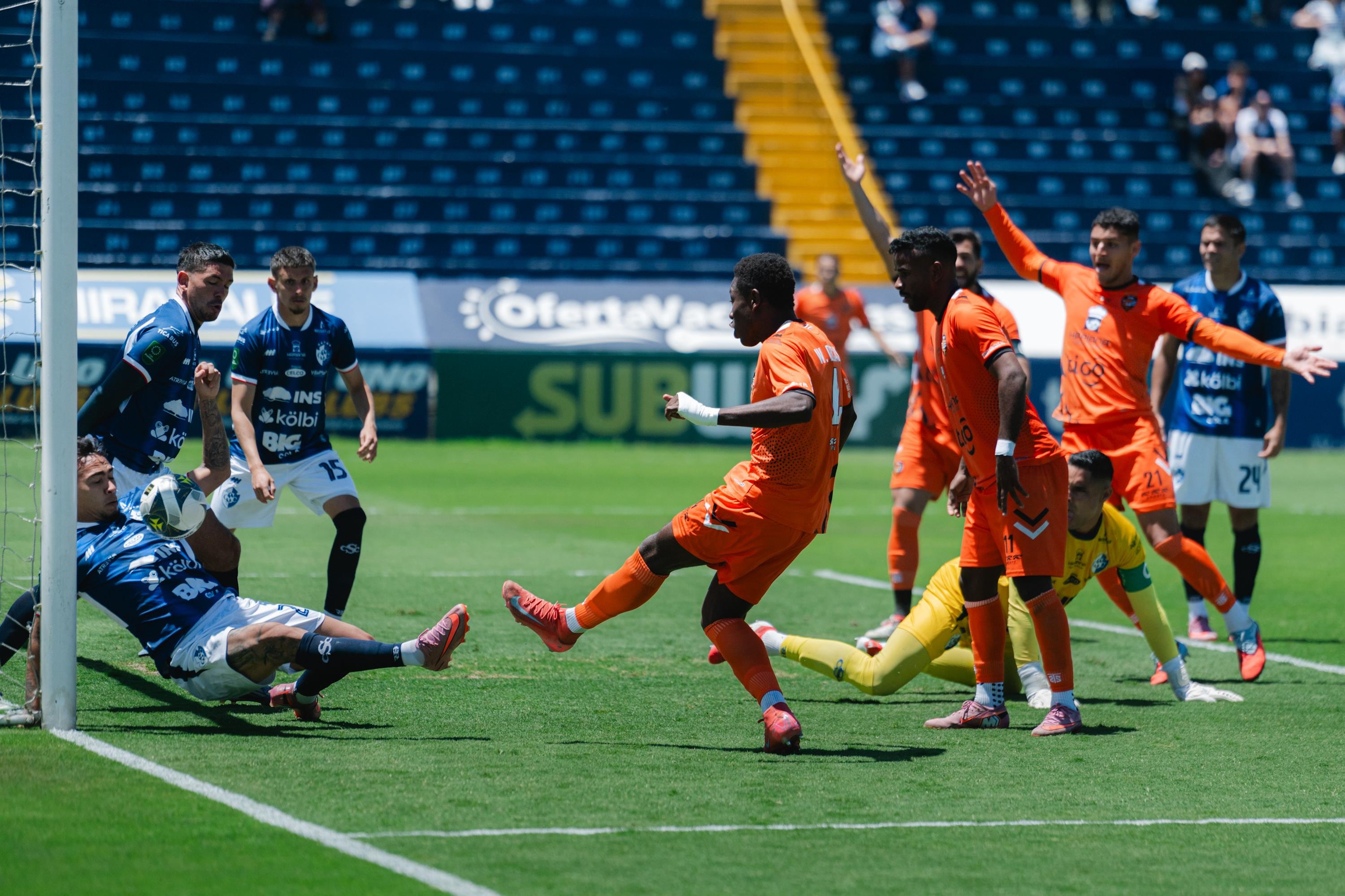 Este es el penal de Ricardo Márquez en el partido de Cartaginés ante Puntarenas, y que derivó en la cuestionada tarjeta roja.