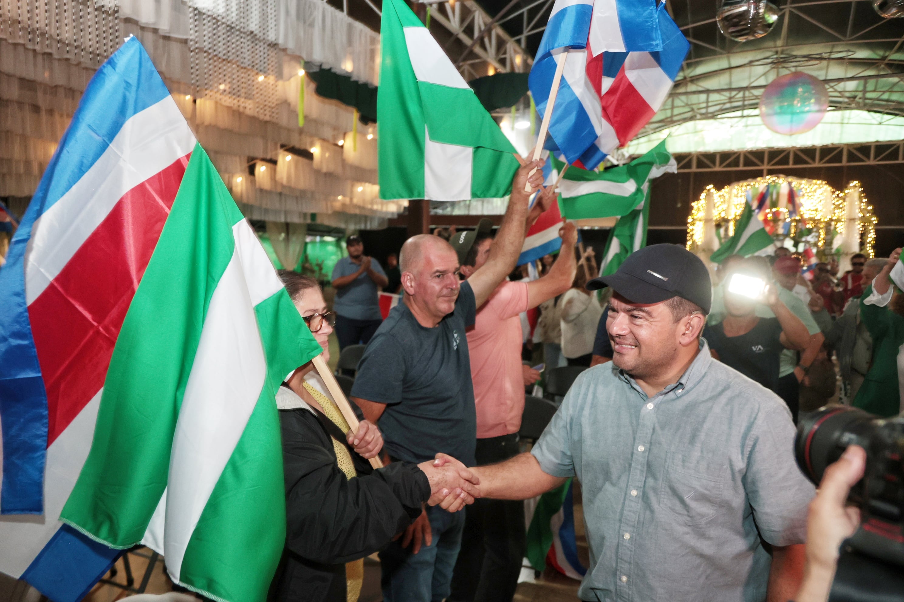 17/01/2026/ Encuentro de Álvaro Ramos con militancia de PLN de San Ramón durante campaña presidencial / elecciones 2026 / Foto John Durán
