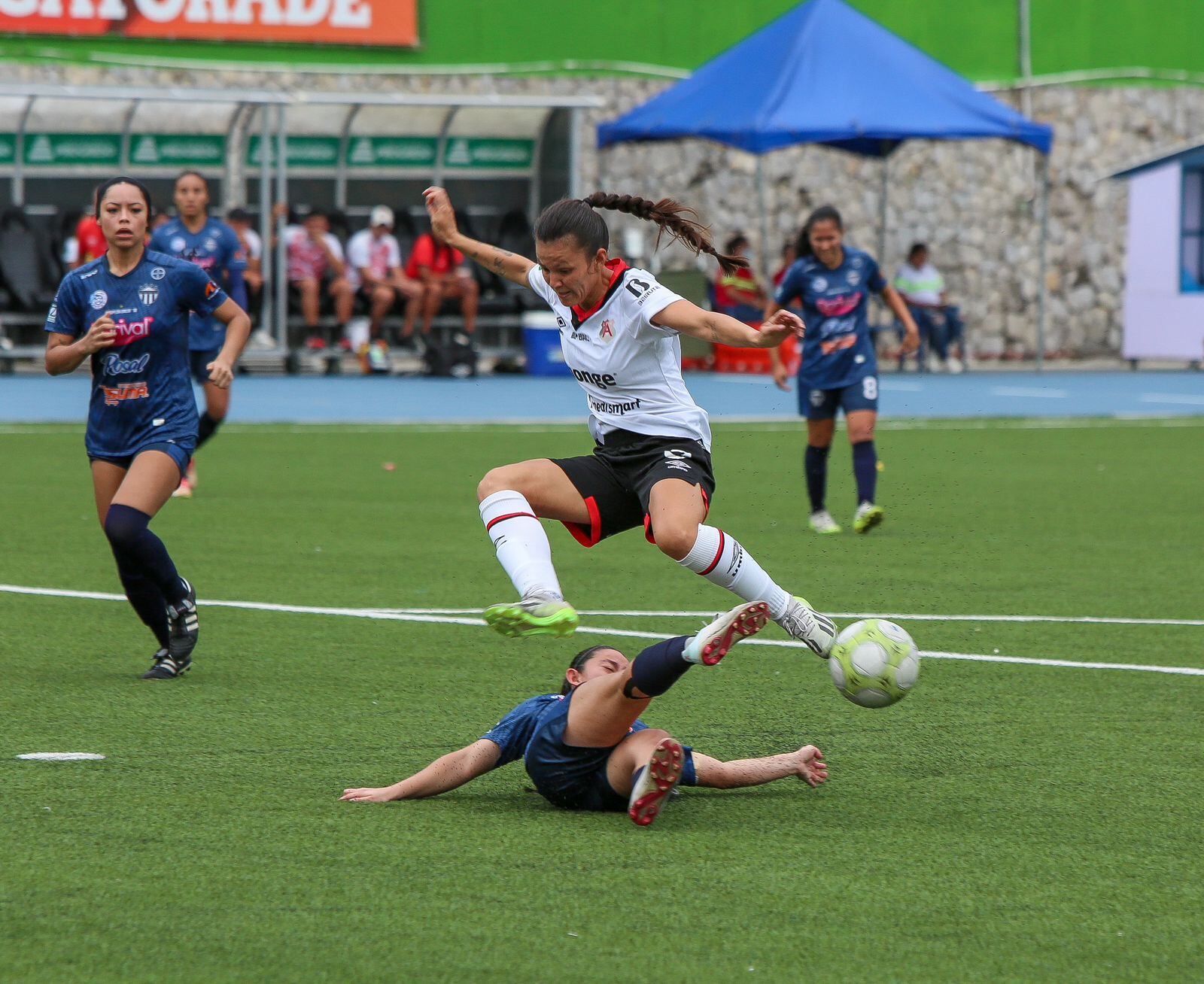 Sofía Varela jugó sus primeros partidos con Liga Deportiva Alajuelense.